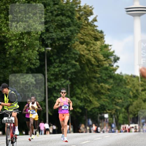 29.06.2025 - hella hamburg halbmarathon Dr. Thomas Lammeyer http://msf.ph/oto/8149825 29.06.2025 09:37:41 Kennedybrücke 43, 46, 48 meine-sportfotos.de
