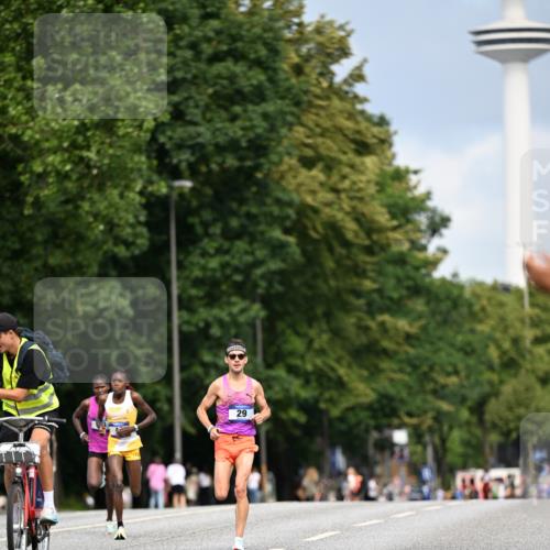 29.06.2025 - hella hamburg halbmarathon Dr. Thomas Lammeyer http://msf.ph/oto/8149828 29.06.2025 09:37:41 Kennedybrücke 43, 46, 48 meine-sportfotos.de