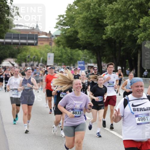 29.06.2025 - hella hamburg halbmarathon Jannik Wohlers http://msf.ph/oto/8149831 29.06.2025 10:50:17 Lombardsbrücke 1930, 2200, 3184, 3229, 3647, 3838, 4642, 4695, 4771, 4961, 5131, 6178, 7133, 7161, 7505, 7938, 8200, 8833, 8834, 9096, 9168, 9933, 10437, 10744, 12392, 12393, 14762, 15017, 15105, 15416, 15467, 16501, 16593, 17337, 17648, 17790, 18067, 18092, 18483 meine-sportfotos.de