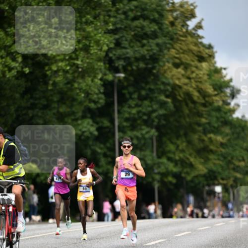 29.06.2025 - hella hamburg halbmarathon Dr. Thomas Lammeyer http://msf.ph/oto/8149851 29.06.2025 09:37:42 Kennedybrücke 43, 46, 48 meine-sportfotos.de