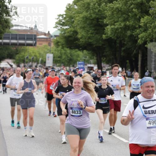 29.06.2025 - hella hamburg halbmarathon Jannik Wohlers http://msf.ph/oto/8149857 29.06.2025 10:50:17 Lombardsbrücke 1930, 2200, 3184, 3229, 3647, 3838, 4642, 4695, 4771, 4961, 5131, 6178, 7133, 7161, 7505, 7938, 8200, 8833, 8834, 9096, 9168, 9933, 10437, 10744, 12392, 12393, 14762, 15017, 15105, 15416, 15467, 16501, 16593, 17337, 17648, 17790, 18067, 18092, 18483 meine-sportfotos.de