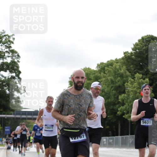 29.06.2025 - hella hamburg halbmarathon Jannik Wohlers http://msf.ph/oto/8149861 29.06.2025 10:13:19 Lombardsbrücke 1131, 1480, 2055, 2359, 2721, 2904, 2987, 4001, 4795, 4950, 5232, 5631, 5719, 6026, 6717, 6724, 7462, 7913, 8279, 8673, 9128, 9631, 10977, 11441, 12313, 12797, 12928, 12929, 15085, 15663, 15721, 15722, 16491, 17472, 18231, 19190 meine-sportfotos.de