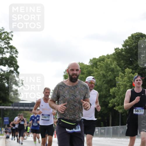 29.06.2025 - hella hamburg halbmarathon Jannik Wohlers http://msf.ph/oto/8149866 29.06.2025 10:13:19 Lombardsbrücke 1131, 1480, 2055, 2359, 2721, 2904, 2987, 4001, 4795, 4950, 5232, 5631, 5719, 6026, 6717, 6724, 7462, 7913, 8279, 8673, 9128, 9631, 10977, 11441, 12313, 12797, 12928, 12929, 15085, 15663, 15721, 15722, 16491, 17472, 18231, 19190 meine-sportfotos.de