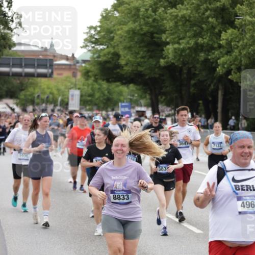 29.06.2025 - hella hamburg halbmarathon Jannik Wohlers http://msf.ph/oto/8149868 29.06.2025 10:50:17 Lombardsbrücke 1930, 2200, 3184, 3229, 3647, 3838, 4642, 4695, 4771, 4961, 5131, 6178, 7133, 7161, 7505, 7938, 8200, 8833, 8834, 9096, 9168, 9933, 10437, 10744, 12392, 12393, 14762, 15017, 15105, 15416, 15467, 16501, 16593, 17337, 17648, 17790, 18067, 18092, 18483 meine-sportfotos.de