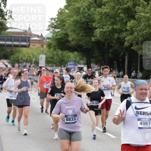 29.06.2025 - hella hamburg halbmarathon Jannik Wohlers http://msf.ph/oto/8149874 29.06.2025 10:50:17 Lombardsbrücke 1930, 2200, 3184, 3229, 3647, 3838, 4642, 4695, 4771, 4961, 5131, 6178, 7133, 7161, 7505, 7938, 8200, 8833, 8834, 9096, 9168, 9933, 10437, 10744, 12392, 12393, 14762, 15017, 15105, 15416, 15467, 16501, 16593, 17337, 17648, 17790, 18067, 18092, 18483 meine-sportfotos.de
