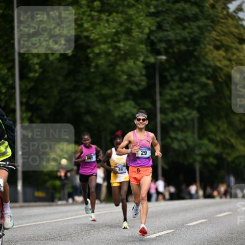 29.06.2025 - hella hamburg halbmarathon Dr. Thomas Lammeyer http://msf.ph/oto/8149875 29.06.2025 09:37:43 Kennedybrücke 43, 46, 48 meine-sportfotos.de