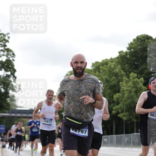 29.06.2025 - hella hamburg halbmarathon Jannik Wohlers http://msf.ph/oto/8149877 29.06.2025 10:13:19 Lombardsbrücke 1131, 1480, 2055, 2359, 2721, 2904, 2987, 4001, 4795, 4950, 5232, 5631, 5719, 6026, 6717, 6724, 7462, 7913, 8279, 8673, 9128, 9631, 10977, 11441, 12313, 12797, 12928, 12929, 15085, 15663, 15721, 15722, 16491, 17472, 18231, 19190 meine-sportfotos.de