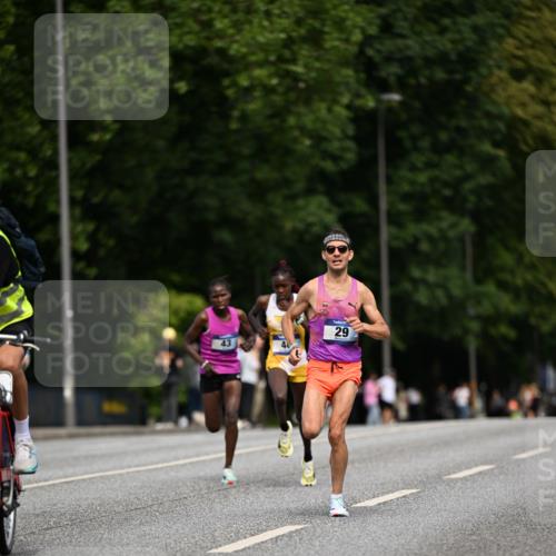 29.06.2025 - hella hamburg halbmarathon Dr. Thomas Lammeyer http://msf.ph/oto/8149879 29.06.2025 09:37:43 Kennedybrücke 43, 46, 48 meine-sportfotos.de