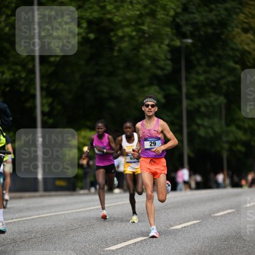 29.06.2025 - hella hamburg halbmarathon Dr. Thomas Lammeyer http://msf.ph/oto/8149887 29.06.2025 09:37:43 Kennedybrücke 43, 46, 48 meine-sportfotos.de