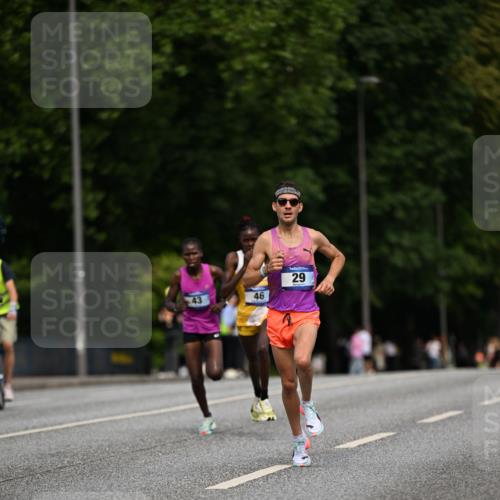 29.06.2025 - hella hamburg halbmarathon Dr. Thomas Lammeyer http://msf.ph/oto/8149892 29.06.2025 09:37:43 Kennedybrücke 43, 46, 48 meine-sportfotos.de