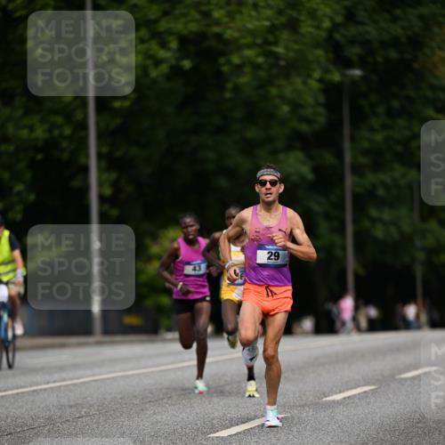 29.06.2025 - hella hamburg halbmarathon Dr. Thomas Lammeyer http://msf.ph/oto/8149897 29.06.2025 09:37:43 Kennedybrücke 43, 46, 48 meine-sportfotos.de