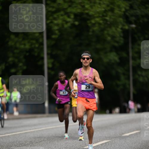 29.06.2025 - hella hamburg halbmarathon Dr. Thomas Lammeyer http://msf.ph/oto/8149917 29.06.2025 09:37:44 Kennedybrücke 43, 46, 48 meine-sportfotos.de