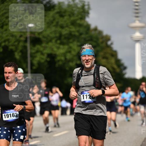 29.06.2025 - hella hamburg halbmarathon Dr. Thomas Lammeyer http://msf.ph/oto/8149932 29.06.2025 10:06:33 Kennedybrücke 1128, 1254, 1432, 1733, 2322, 2323, 2685, 3780, 3919, 4663, 4985, 5742, 5763, 6166, 6295, 6322, 6708, 6860, 7049, 7243, 7323, 8662, 8749, 9020, 9021, 9928, 10539, 10866, 11191, 11250 meine-sportfotos.de