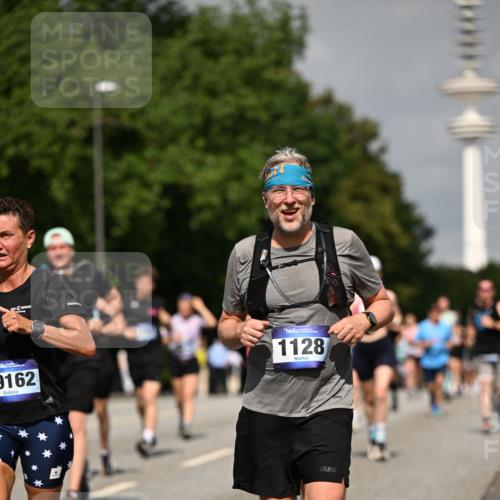 29.06.2025 - hella hamburg halbmarathon Dr. Thomas Lammeyer http://msf.ph/oto/8149934 29.06.2025 10:06:33 Kennedybrücke 1128, 1254, 1432, 1733, 2322, 2323, 2685, 3780, 3919, 4663, 4985, 5742, 5763, 6166, 6295, 6322, 6708, 6860, 7049, 7243, 7323, 8662, 8749, 9020, 9021, 9928, 10539, 10866, 11191, 11250 meine-sportfotos.de