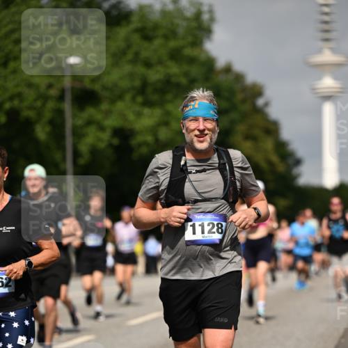 29.06.2025 - hella hamburg halbmarathon Dr. Thomas Lammeyer http://msf.ph/oto/8149939 29.06.2025 10:06:33 Kennedybrücke 1128, 1254, 1432, 1733, 2322, 2323, 2685, 3780, 3919, 4663, 4985, 5742, 5763, 6166, 6295, 6322, 6708, 6860, 7049, 7243, 7323, 8662, 8749, 9020, 9021, 9928, 10539, 10866, 11191, 11250 meine-sportfotos.de
