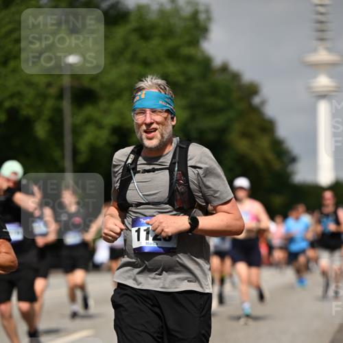 29.06.2025 - hella hamburg halbmarathon Dr. Thomas Lammeyer http://msf.ph/oto/8149951 29.06.2025 10:06:33 Kennedybrücke 1128, 1254, 1432, 1733, 2322, 2323, 2685, 3780, 3919, 4663, 4985, 5742, 5763, 6166, 6295, 6322, 6708, 6860, 7049, 7243, 7323, 8662, 8749, 9020, 9021, 9928, 10539, 10866, 11191, 11250 meine-sportfotos.de