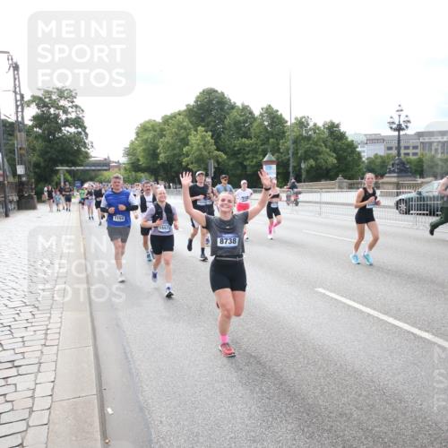 29.06.2025 - hella hamburg halbmarathon Jannik Wohlers http://msf.ph/oto/8149953 29.06.2025 10:19:43 Lombardsbrücke 1110, 1115, 2064, 3278, 3842, 4539, 4585, 4614, 4737, 4739, 5397, 5556, 5659, 5811, 5812, 7137, 7519, 7739, 7744, 7808, 8387, 8462, 8738, 9196, 9735, 10550, 10595, 10622, 10701, 11028, 13002, 13192, 13634, 13910, 14014, 14024, 14425, 14564, 15529, 15572, 15619, 15948, 16164, 16322, 16480, 16611, 16714, 16991, 17076, 17123, 17454, 17456, 17913, 18114, 18368, 18648, 18685 meine-sportfotos.de