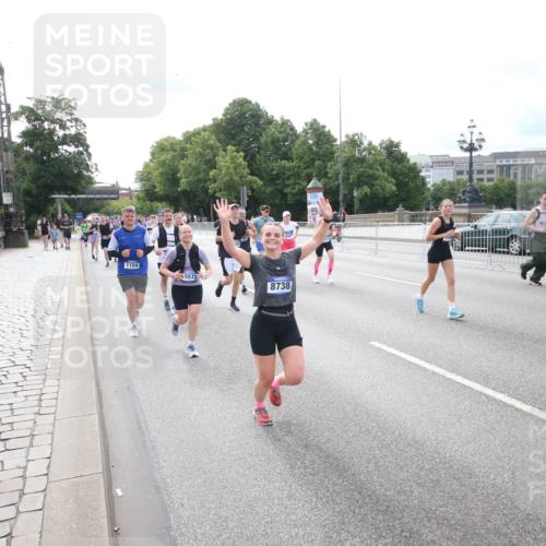 29.06.2025 - hella hamburg halbmarathon Jannik Wohlers http://msf.ph/oto/8149962 29.06.2025 10:19:43 Lombardsbrücke 1110, 1115, 2064, 3278, 3842, 4539, 4585, 4614, 4737, 4739, 5397, 5556, 5659, 5811, 5812, 7137, 7519, 7739, 7744, 7808, 8387, 8462, 8738, 9196, 9735, 10550, 10595, 10622, 10701, 11028, 13002, 13192, 13634, 13910, 14014, 14024, 14425, 14564, 15529, 15572, 15619, 15948, 16164, 16322, 16480, 16611, 16714, 16991, 17076, 17123, 17454, 17456, 17913, 18114, 18368, 18648, 18685 meine-sportfotos.de