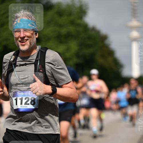 29.06.2025 - hella hamburg halbmarathon Dr. Thomas Lammeyer http://msf.ph/oto/8149967 29.06.2025 10:06:34 Kennedybrücke 1128, 1254, 1432, 1733, 2322, 2323, 2685, 3780, 3919, 4663, 4985, 5742, 5763, 6166, 6295, 6322, 6708, 6860, 7049, 7243, 7323, 8364, 8662, 8749, 9020, 9021, 9928, 10295, 10539, 10866, 11191, 11250 meine-sportfotos.de