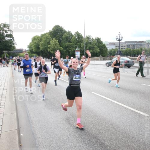 29.06.2025 - hella hamburg halbmarathon Jannik Wohlers http://msf.ph/oto/8149975 29.06.2025 10:19:43 Lombardsbrücke 1110, 1115, 2064, 3278, 3842, 4539, 4585, 4614, 4737, 4739, 5397, 5556, 5659, 5811, 5812, 7137, 7519, 7739, 7744, 7808, 8387, 8462, 8738, 9196, 9735, 10550, 10595, 10622, 10701, 11028, 13002, 13192, 13634, 13910, 14014, 14024, 14425, 14564, 15529, 15572, 15619, 15948, 16164, 16322, 16480, 16611, 16714, 16991, 17076, 17123, 17454, 17456, 17913, 18114, 18368, 18648, 18685 meine-sportfotos.de