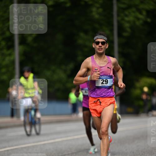29.06.2025 - hella hamburg halbmarathon Dr. Thomas Lammeyer http://msf.ph/oto/8150029 29.06.2025 09:37:45 Kennedybrücke 43, 46, 48 meine-sportfotos.de