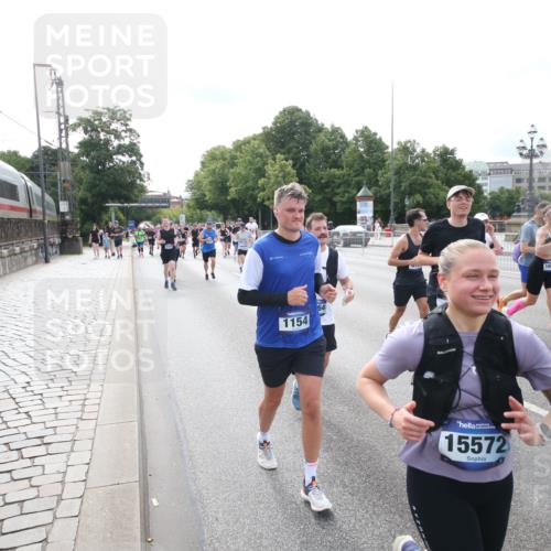 29.06.2025 - hella hamburg halbmarathon Jannik Wohlers http://msf.ph/oto/8150040 29.06.2025 10:19:45 Lombardsbrücke 1110, 1115, 2064, 3278, 3434, 3842, 4539, 4585, 4614, 4737, 4739, 5397, 5556, 5659, 5811, 5812, 5937, 7101, 7519, 7739, 7744, 7808, 8387, 8462, 8738, 9136, 9196, 9735, 10414, 10550, 10595, 10622, 10701, 10754, 11028, 13002, 13013, 13192, 13634, 13910, 14014, 14024, 14425, 14564, 15529, 15572, 15619, 15948, 16164, 16322, 16714, 16991, 17076, 17454, 17456, 17913, 18114, 18368, 18648, 18685 meine-sportfotos.de