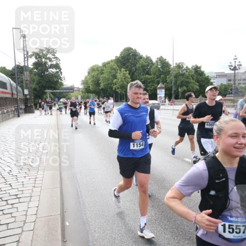 29.06.2025 - hella hamburg halbmarathon Jannik Wohlers http://msf.ph/oto/8150047 29.06.2025 10:19:45 Lombardsbrücke 1110, 1115, 2064, 3278, 3434, 3842, 4539, 4585, 4614, 4737, 4739, 5397, 5556, 5659, 5811, 5812, 5937, 7101, 7519, 7739, 7744, 7808, 8387, 8462, 8738, 9136, 9196, 9735, 10414, 10550, 10595, 10622, 10701, 10754, 11028, 13002, 13013, 13192, 13634, 13910, 14014, 14024, 14425, 14564, 15529, 15572, 15619, 15948, 16164, 16322, 16714, 16991, 17076, 17454, 17456, 17913, 18114, 18368, 18648, 18685 meine-sportfotos.de