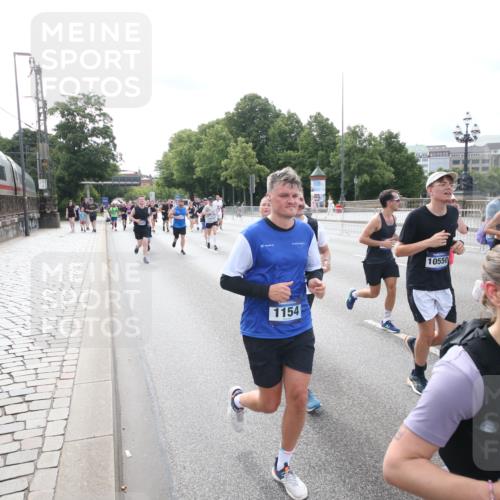 29.06.2025 - hella hamburg halbmarathon Jannik Wohlers http://msf.ph/oto/8150053 29.06.2025 10:19:45 Lombardsbrücke 1110, 1115, 2064, 3278, 3434, 3842, 4539, 4585, 4614, 4737, 4739, 5397, 5556, 5659, 5811, 5812, 5937, 7101, 7519, 7739, 7744, 7808, 8387, 8462, 8738, 9136, 9196, 9735, 10414, 10550, 10595, 10622, 10701, 10754, 11028, 13002, 13013, 13192, 13634, 13910, 14014, 14024, 14425, 14564, 15529, 15572, 15619, 15948, 16164, 16322, 16714, 16991, 17076, 17454, 17456, 17913, 18114, 18368, 18648, 18685 meine-sportfotos.de