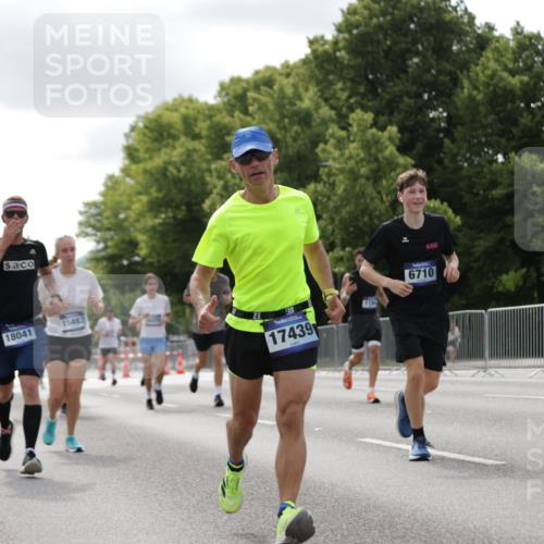 29.06.2025 - hella hamburg halbmarathon Jannik Wohlers http://msf.ph/oto/8150078 29.06.2025 10:13:34 Lombardsbrücke 1131, 1194, 1480, 1890, 4001, 4962, 5719, 6287, 6710, 7462, 8673, 9886, 10442, 10443, 11441, 11987, 13788, 15085, 15482, 15721, 15722, 15840, 17439, 17985, 18041, 18236, 18239 meine-sportfotos.de