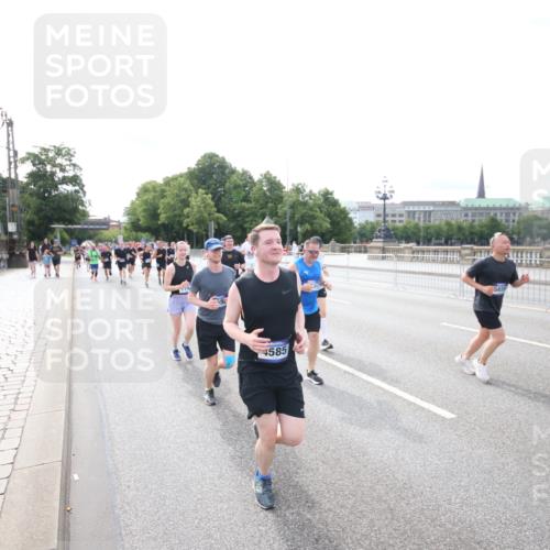 29.06.2025 - hella hamburg halbmarathon Jannik Wohlers http://msf.ph/oto/8150081 29.06.2025 10:19:49 Lombardsbrücke 1046, 1069, 1115, 1474, 2064, 3278, 3434, 3842, 4585, 4614, 4737, 4739, 5556, 5659, 5811, 5812, 5831, 5937, 7018, 7101, 7519, 7739, 7744, 7808, 8025, 8387, 8462, 8738, 9136, 9196, 9735, 9873, 10414, 10550, 10595, 10701, 10754, 11028, 13013, 13192, 14014, 14024, 14425, 14564, 15481, 15529, 15572, 15619, 15948, 16164, 16714, 16991, 17076, 17454, 17456, 17913, 18114, 18368, 18648, 18685 meine-sportfotos.de