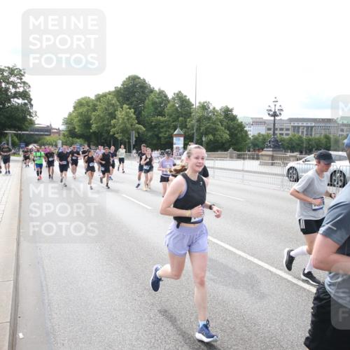 29.06.2025 - hella hamburg halbmarathon Jannik Wohlers http://msf.ph/oto/8150095 29.06.2025 10:19:50 Lombardsbrücke 1046, 1069, 1474, 2064, 3278, 3434, 3842, 4585, 4614, 4737, 4739, 5556, 5659, 5811, 5812, 5831, 5937, 7018, 7101, 7519, 7739, 7744, 8025, 8387, 8462, 8738, 9136, 9196, 9735, 9873, 10041, 10414, 10550, 10595, 10701, 10754, 11028, 13013, 13192, 14014, 14024, 14425, 14564, 15481, 15572, 15619, 15948, 16164, 16714, 16991, 17076, 17454, 17456, 17913, 18114, 18368, 18648, 18685 meine-sportfotos.de