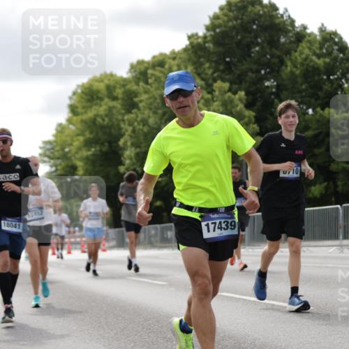 29.06.2025 - hella hamburg halbmarathon Jannik Wohlers http://msf.ph/oto/8150103 29.06.2025 10:13:35 Lombardsbrücke 1131, 1194, 1480, 1890, 4001, 4962, 5719, 6287, 6710, 7462, 8057, 8673, 9886, 10442, 10443, 11441, 11987, 13788, 15085, 15482, 15721, 15722, 15840, 17439, 17985, 18041, 18236, 18239 meine-sportfotos.de
