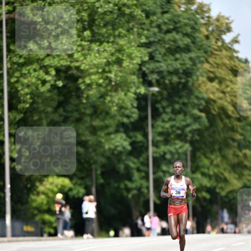 29.06.2025 - hella hamburg halbmarathon Dr. Thomas Lammeyer http://msf.ph/oto/8150114 29.06.2025 09:38:10 Kennedybrücke 36, 39, 47 meine-sportfotos.de