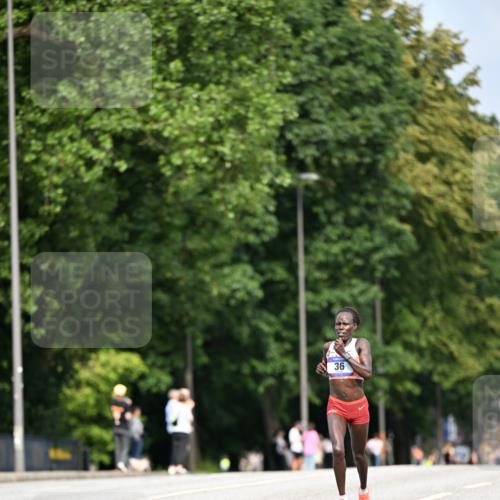 29.06.2025 - hella hamburg halbmarathon Dr. Thomas Lammeyer http://msf.ph/oto/8150119 29.06.2025 09:38:10 Kennedybrücke 36, 39, 47 meine-sportfotos.de