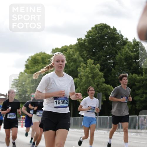 29.06.2025 - hella hamburg halbmarathon Jannik Wohlers http://msf.ph/oto/8150141 29.06.2025 10:13:37 Lombardsbrücke 1194, 1480, 1890, 4032, 4962, 6287, 6710, 8057, 8673, 9886, 10442, 10443, 11441, 11987, 12938, 13788, 15482, 15721, 15722, 15840, 17439, 17985, 18041, 18236, 18239 meine-sportfotos.de