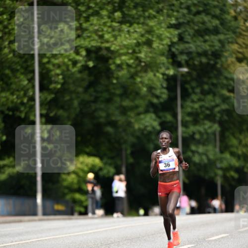 29.06.2025 - hella hamburg halbmarathon Dr. Thomas Lammeyer http://msf.ph/oto/8150144 29.06.2025 09:38:11 Kennedybrücke 36, 39, 47 meine-sportfotos.de