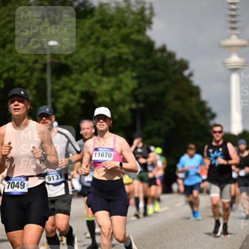 29.06.2025 - hella hamburg halbmarathon Dr. Thomas Lammeyer http://msf.ph/oto/8150190 29.06.2025 10:06:36 Kennedybrücke 1128, 1254, 1432, 1733, 2142, 2322, 2323, 2685, 3780, 3919, 4663, 4985, 5742, 5763, 6166, 6295, 6708, 6860, 6997, 7049, 7243, 7323, 8364, 8662, 8749, 9020, 9021, 9928, 10295, 10539, 10866, 11191, 11250 meine-sportfotos.de