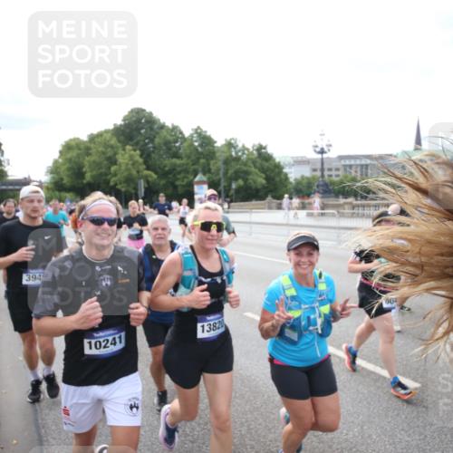29.06.2025 - hella hamburg halbmarathon Jannik Wohlers http://msf.ph/oto/8150200 29.06.2025 10:22:01 Lombardsbrücke 1187, 1419, 1598, 2022, 2351, 2886, 3108, 3430, 3457, 3511, 3910, 3946, 4113, 4114, 4131, 4556, 4559, 4829, 4969, 4970, 5079, 5838, 6030, 6048, 6049, 6303, 6307, 6347, 6820, 6826, 6899, 7097, 7794, 8511, 8855, 8884, 8931, 9204, 9516, 9598, 10065, 10241, 10432, 10573, 10663, 10917, 10961, 11046, 11440, 12933, 13248, 13369, 13460, 13472, 13820, 13963, 14079, 14240, 14314, 14333, 14334, 14442, 14901, 14903, 14906, 14980, 15114, 19154 meine-sportfotos.de