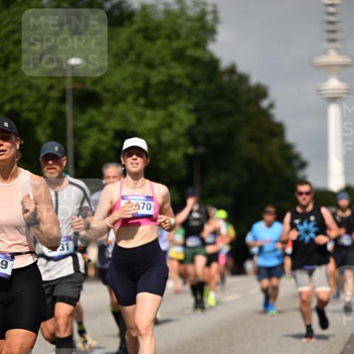 29.06.2025 - hella hamburg halbmarathon Dr. Thomas Lammeyer http://msf.ph/oto/8150208 29.06.2025 10:06:37 Kennedybrücke 1128, 1254, 1432, 1733, 2142, 2322, 2323, 2685, 3780, 3919, 4663, 4985, 5742, 5763, 6166, 6295, 6708, 6752, 6860, 6997, 7049, 7243, 7323, 8364, 8662, 8749, 9020, 9021, 9928, 10295, 10539, 10866, 11191, 11250 meine-sportfotos.de