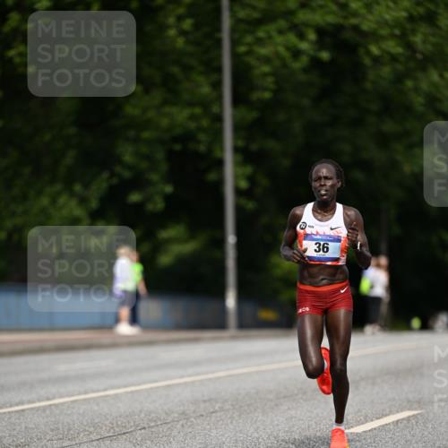 29.06.2025 - hella hamburg halbmarathon Dr. Thomas Lammeyer http://msf.ph/oto/8150220 29.06.2025 09:38:13 Kennedybrücke 36, 39, 47 meine-sportfotos.de