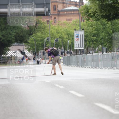 29.06.2025 - hella hamburg halbmarathon Jannik Wohlers http://msf.ph/oto/8150230 29.06.2025 09:15:23 Lombardsbrücke  meine-sportfotos.de