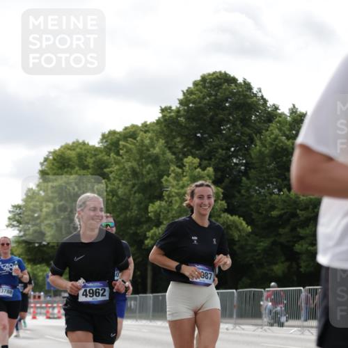 29.06.2025 - hella hamburg halbmarathon Jannik Wohlers http://msf.ph/oto/8150231 29.06.2025 10:13:39 Lombardsbrücke 1194, 1480, 1890, 4032, 4962, 6287, 6710, 8057, 9886, 10442, 10443, 11987, 12938, 13788, 15482, 15840, 17439, 17985, 18041, 18236, 18239 meine-sportfotos.de