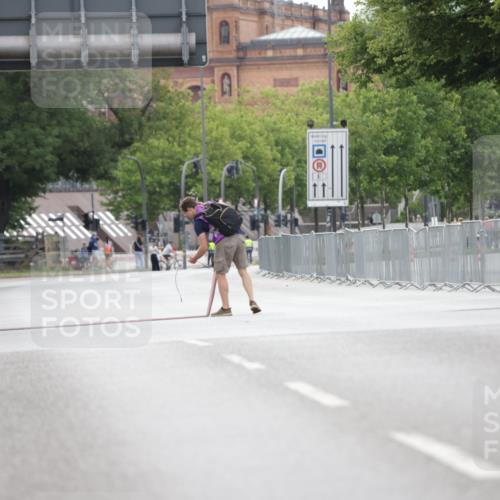 29.06.2025 - hella hamburg halbmarathon Jannik Wohlers http://msf.ph/oto/8150233 29.06.2025 09:15:23 Lombardsbrücke  meine-sportfotos.de
