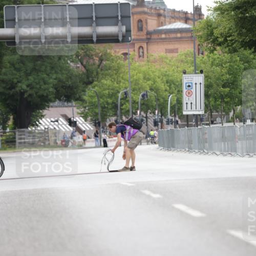 29.06.2025 - hella hamburg halbmarathon Jannik Wohlers http://msf.ph/oto/8150236 29.06.2025 09:15:25 Lombardsbrücke  meine-sportfotos.de