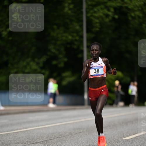 29.06.2025 - hella hamburg halbmarathon Dr. Thomas Lammeyer http://msf.ph/oto/8150248 29.06.2025 09:38:13 Kennedybrücke 36, 39, 47 meine-sportfotos.de
