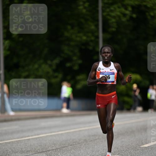29.06.2025 - hella hamburg halbmarathon Dr. Thomas Lammeyer http://msf.ph/oto/8150252 29.06.2025 09:38:13 Kennedybrücke 36, 39, 47 meine-sportfotos.de