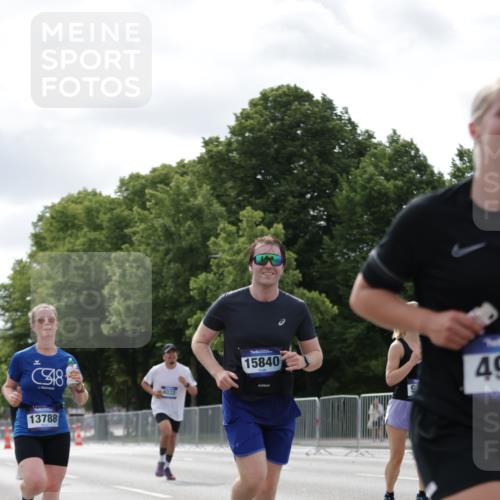 29.06.2025 - hella hamburg halbmarathon Jannik Wohlers http://msf.ph/oto/8150282 29.06.2025 10:13:40 Lombardsbrücke 1194, 1480, 1890, 4032, 4962, 6287, 6710, 8001, 8057, 9886, 10442, 10443, 11987, 12938, 13788, 15482, 15840, 17439, 17985, 18041, 18236, 18239 meine-sportfotos.de