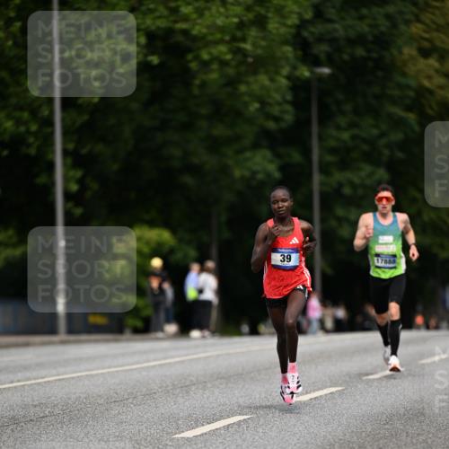 29.06.2025 - hella hamburg halbmarathon Dr. Thomas Lammeyer http://msf.ph/oto/8150284 29.06.2025 09:38:19 Kennedybrücke 36, 39, 47 meine-sportfotos.de