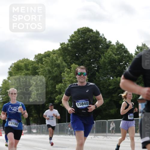 29.06.2025 - hella hamburg halbmarathon Jannik Wohlers http://msf.ph/oto/8150291 29.06.2025 10:13:40 Lombardsbrücke 1194, 1480, 1890, 4032, 4962, 6287, 6710, 8001, 8057, 9886, 10442, 10443, 11987, 12938, 13788, 15482, 15840, 17439, 17985, 18041, 18236, 18239 meine-sportfotos.de