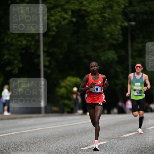 29.06.2025 - hella hamburg halbmarathon Dr. Thomas Lammeyer http://msf.ph/oto/8150307 29.06.2025 09:38:20 Kennedybrücke 36, 39, 47 meine-sportfotos.de